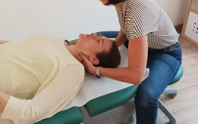 Comment les Techniques de Relaxation en Ostéopathie Réduisent-elles les Maux de Tête?